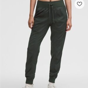Lululemon Mid rise Dance Studio Jogger Pants
Size 4